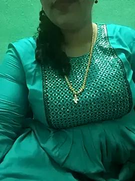 tamilniranjana from StripChat is Freechat