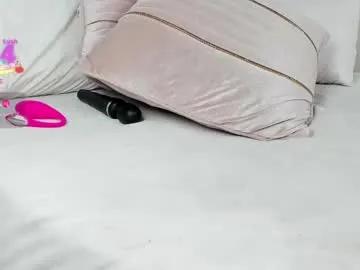 Freechat 1m_emily on Chaturbate