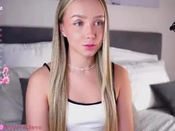 Freechat alodiaacomb on Chaturbate