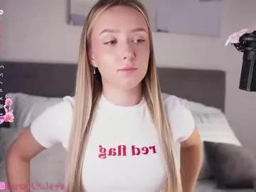 Freechat alodiaacomb on Chaturbate