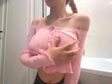 Freechat avroramy on Chaturbate