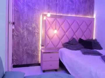 Freechat camillen_pettid on Chaturbate