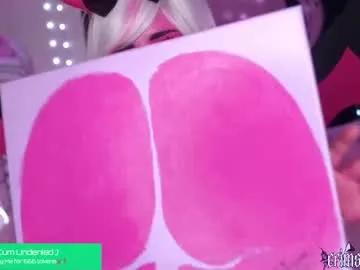 Freechat crimsonkitten on Chaturbate
