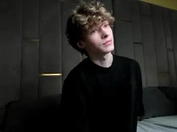 Freechat curlytwinkboy on Chaturbate