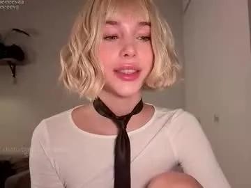 Freechat cutieeeeva on Chaturbate