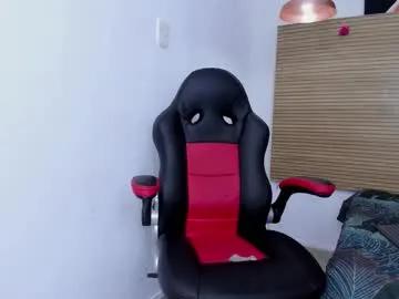 Freechat dhamian_wolf_hunter on Chaturbate