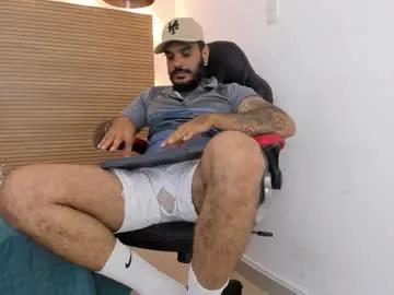 Freechat dhamian_wolf_hunter on Chaturbate