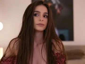 Freechat dovia on Chaturbate