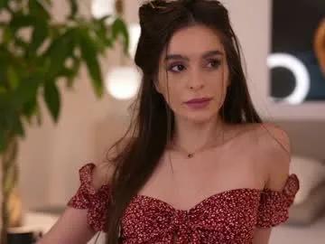 Freechat dovia on Chaturbate