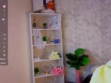 Freechat ebonyleibenstein on Chaturbate