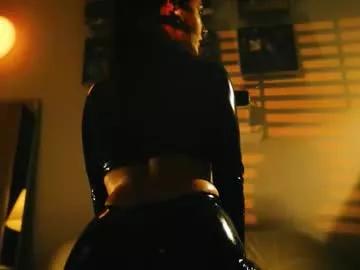 Freechat g_ia on Chaturbate