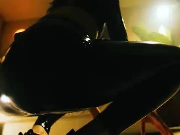 Freechat g_ia on Chaturbate