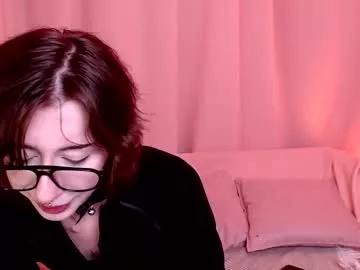 Freechat honestlynaked on Chaturbate