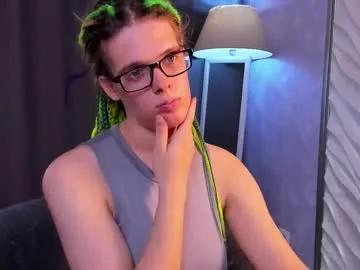 Freechat kiki_krash on Chaturbate