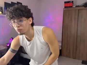 kisan_smith — Flash dick #bigcock #muscle #kind #master #str8 [20 tokens left]