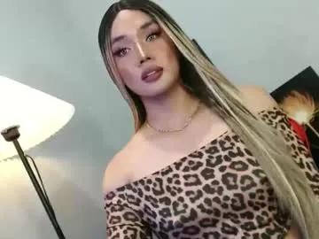 Freechat lovers_moon22 on Chaturbate