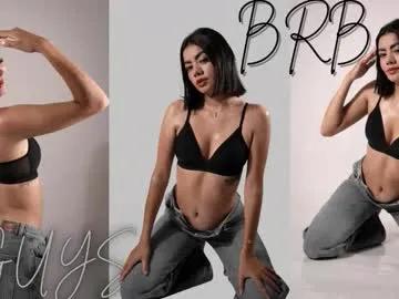 Freechat mia_kisses2 on Chaturbate