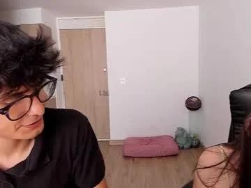 Freechat mikeyvioleta on Chaturbate