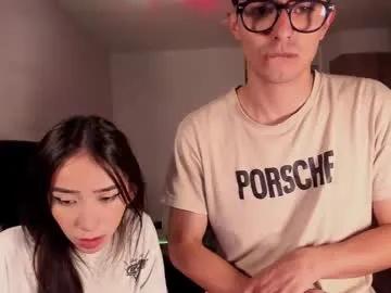 Freechat mikeyvioleta on Chaturbate