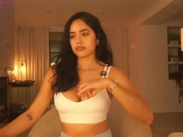 Freechat n_o_v_a on Chaturbate