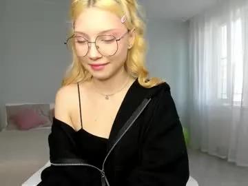 paradi_se — Hand bra # new #teen #18 [175 tokens remaining]