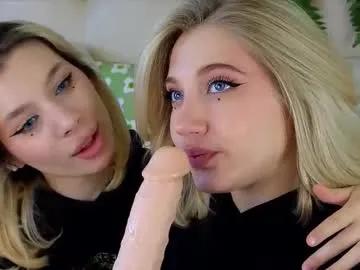 Freechat pinkadele on Chaturbate