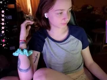 Freechat queen_kitty1818 on Chaturbate