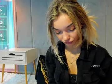 Freechat sassyt33n on Chaturbate