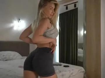 Freechat snow_is_falling on Chaturbate