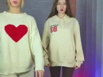 strawberryglow — Iift up sweater and show off waist #bigboobs #skinny #shy #new #bigass Hi everyone, it's our first day here. Let's get acquainted [330 tokens left]