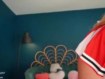 Freechat surfergirl121 on Chaturbate