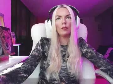 Freechat tinykylie on Chaturbate