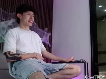 Freechat troy_rouge on Chaturbate
