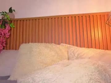 Away vicky_bass on Chaturbate