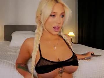 Freechat wow_peach_girl on Chaturbate