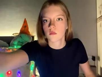 yasminmarus — Goal: Let's take a look at my outfit and add some hotness -  Hi Im Amy, in #new here sorry if m so #shy beacause im just #18 #pretty #young [39 tokens remaining]