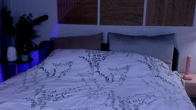 Freechat 3_Cara_Delfie_4 on StripChat