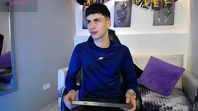 Freechat AdrianRinaldi on StripChat