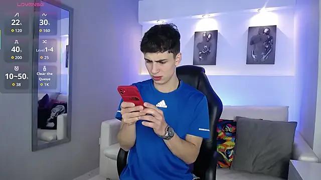 Freechat AdrianRinaldi on StripChat