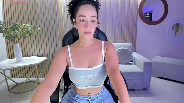 Freechat AlessaRomero on StripChat