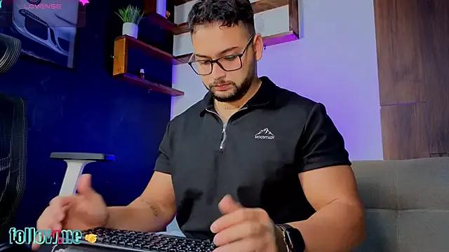 Freechat Andrew_Brown on StripChat