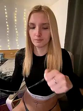 AnnyBelleX —  NAKED + 2 VIDEOS 