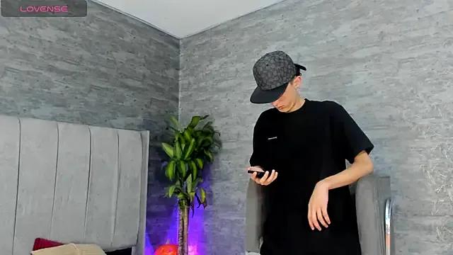 Freechat ArthurCox on StripChat