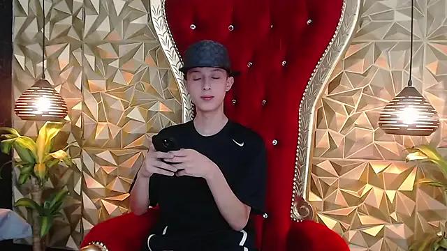 Freechat ArthurCox on StripChat