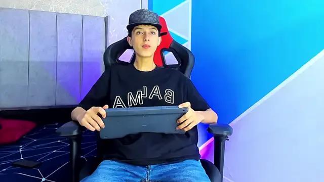 Freechat ArthurCox on StripChat