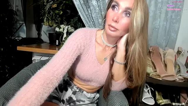 Freechat Aurora108 on StripChat