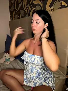 Freechat BellaaNoir on StripChat