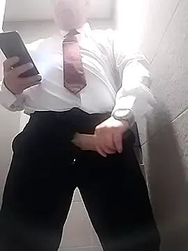 Freechat BigCristh79 on StripChat