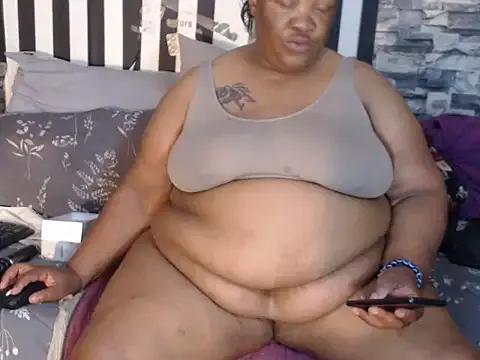 Freechat BigHotMatureXx on StripChat