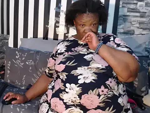 Freechat BigHotMatureXx on StripChat